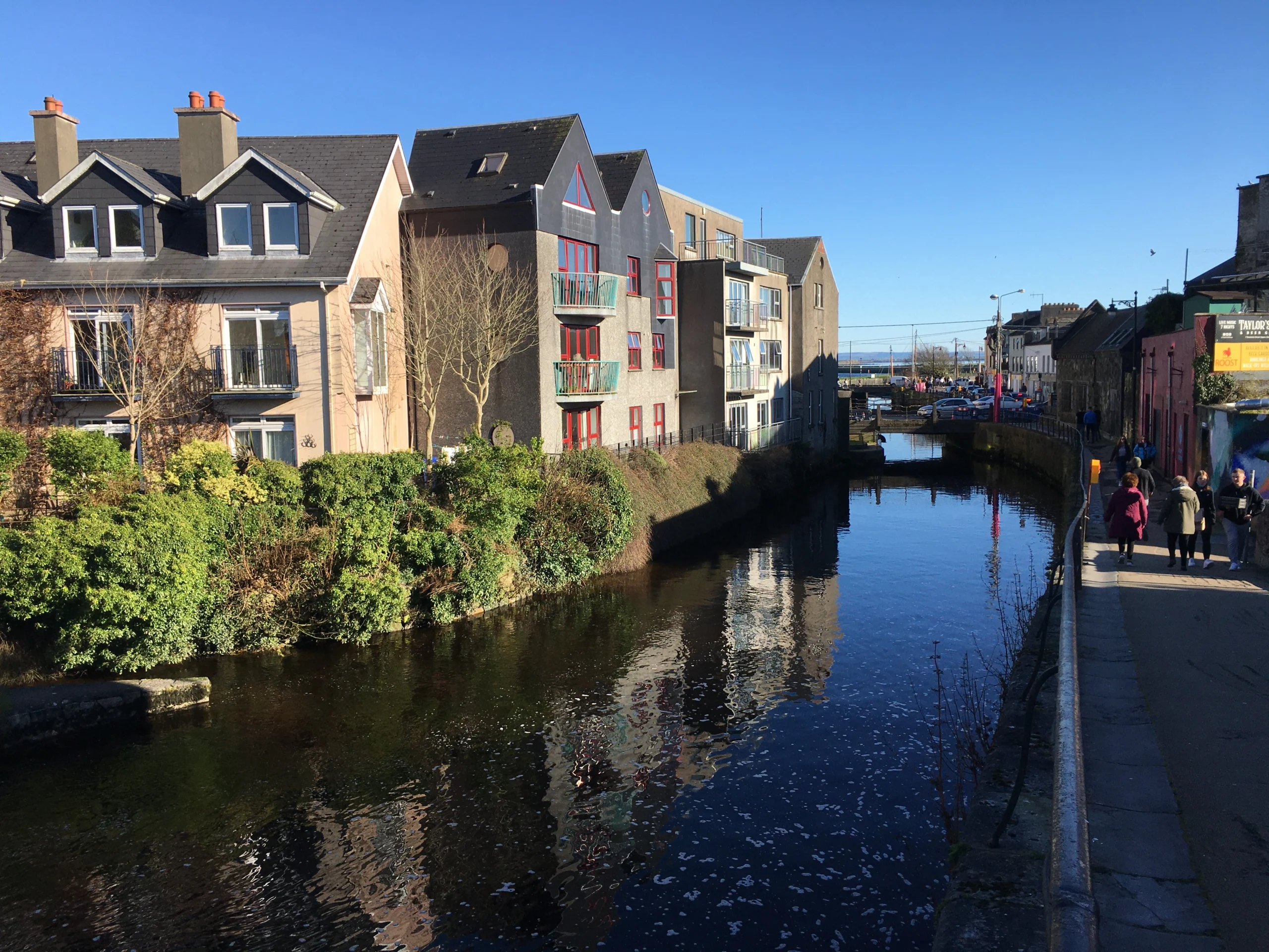 Roseli Cunha Consultoria - Transformamos seu sonho de ensino superior na Irlanda em realidade - Irlanda, Galway